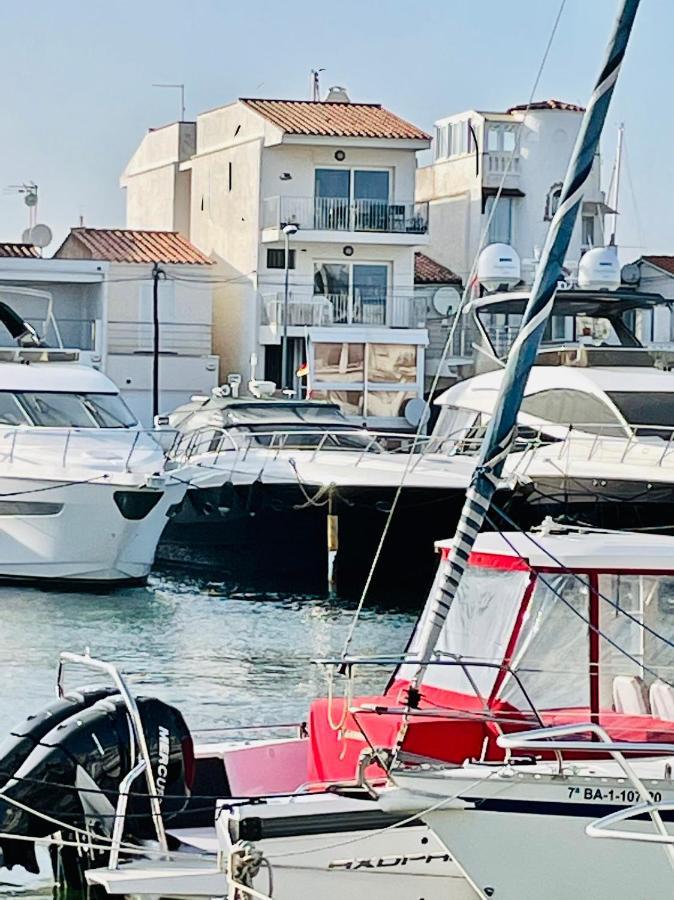 Appartement 80 M2,Port Rhodes D-2 Chambres, Terrasse Panoramique, Vue Sur Le Canal Principal D'Empuriabrava Exteriér fotografie